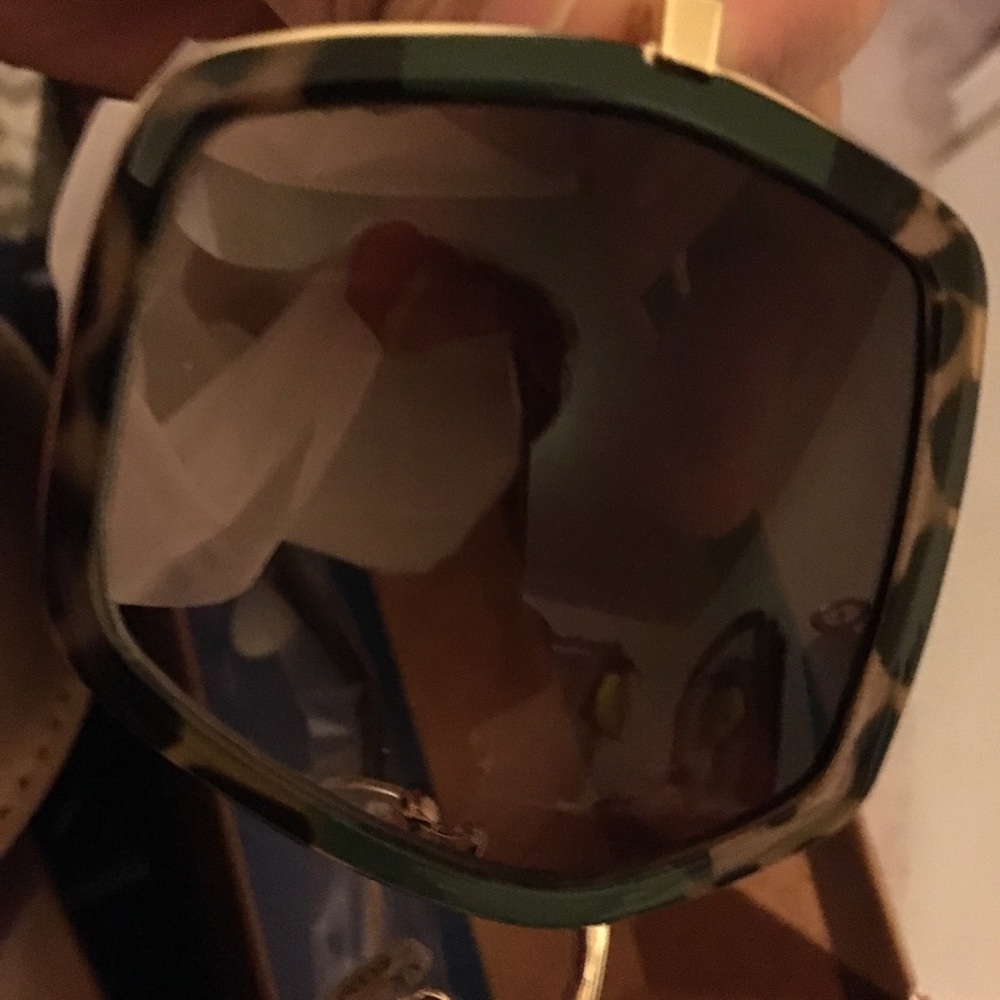 Sunglasses - Picture 4 of 5